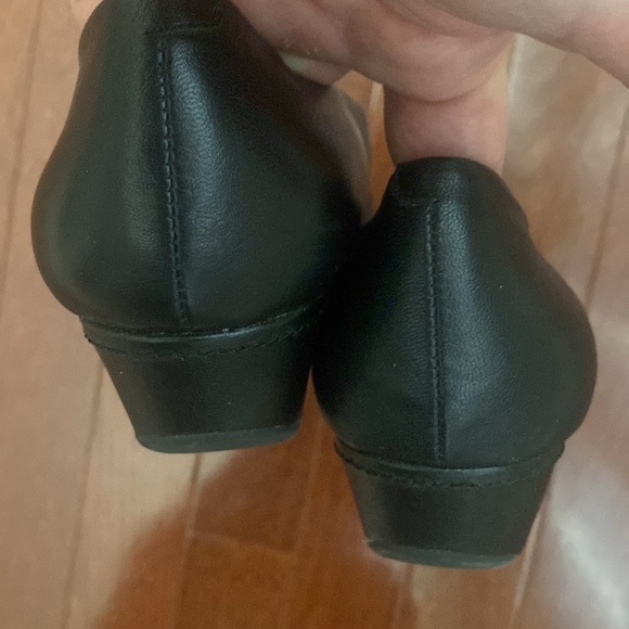 Easy Spirit Black Wedge Heels - Picture 6 of 12